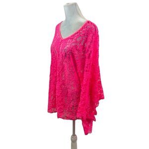 Brand new with Tags Blumin Apparel Brand Hot Pink Lace Sheer Poncho Size Small‎